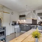 Leogang Chalet Near Ski Lift & Bikepark 샬레