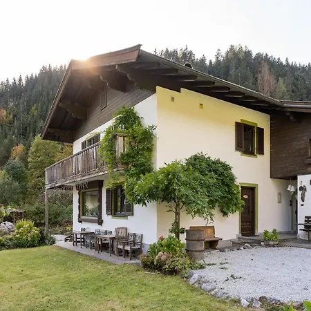 Leogang Chalet Near Ski Lift & Bikepark