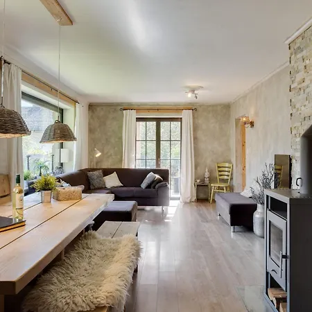 Chalet In Near Lift & Bikepark Leogang