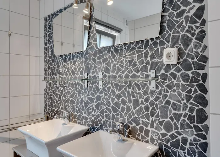 Chalet In Near Lift & Bikepark