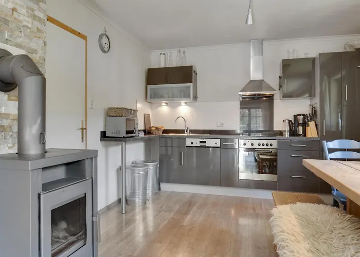 Chalet In Near Lift & Bikepark