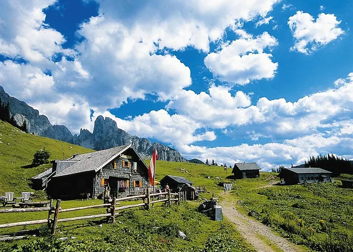 Leogang Chalet Near Ski Lift & Bikepark Леоганг